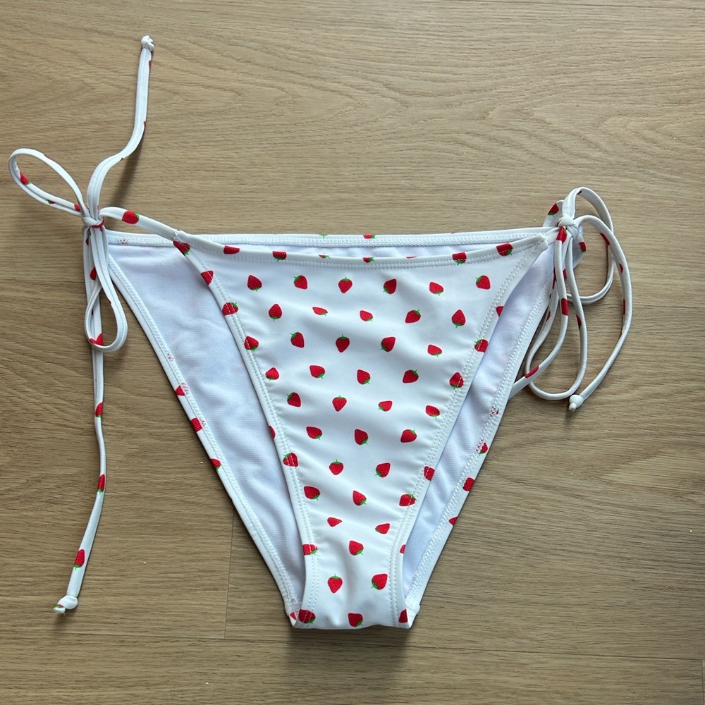 NWOT Betty Jade Strawberry Print Side Tie String Bikini Bottoms XL